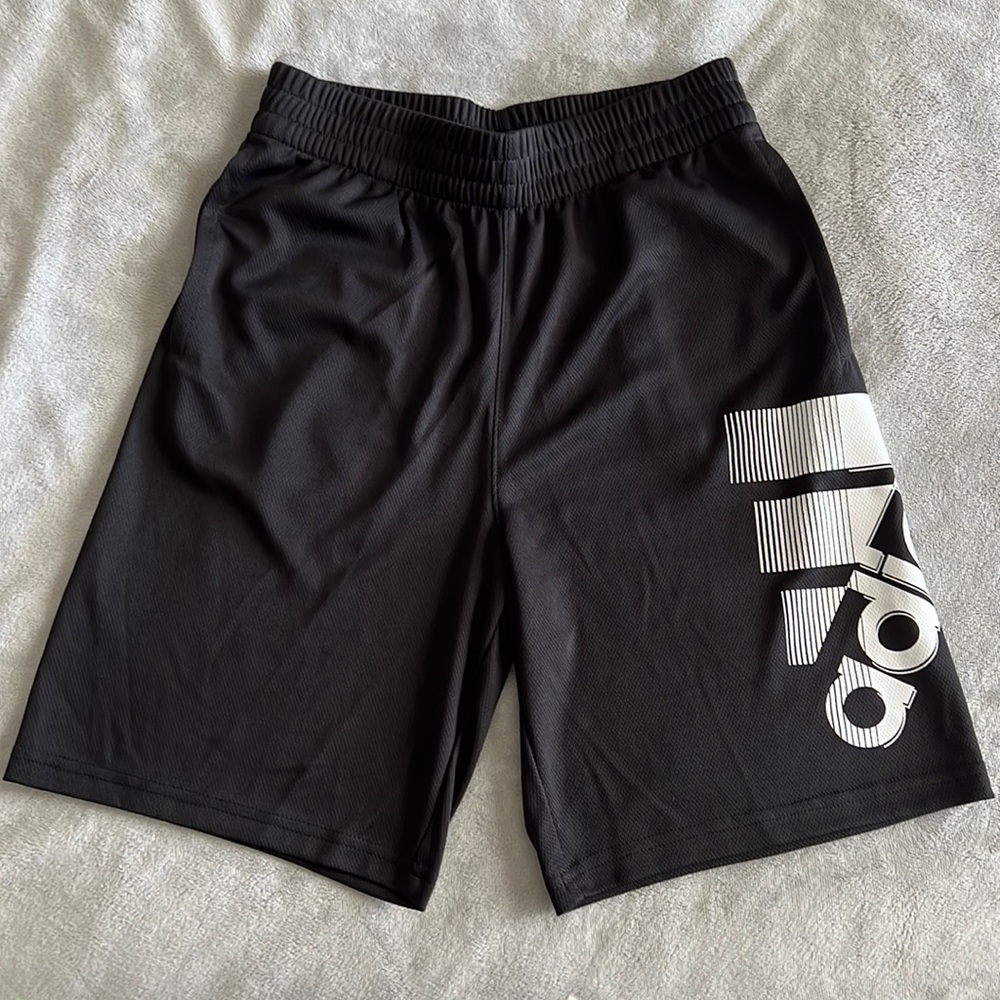 NWT Adidas Boys Basketball Shorts Size 10/12